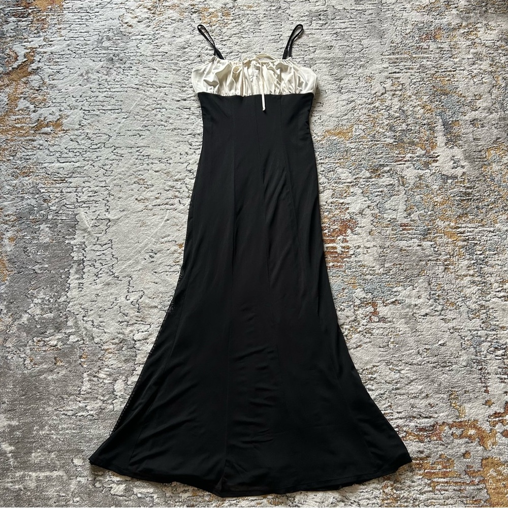 Forever 21 Black & White Milkmaid Maxi Dress Size S